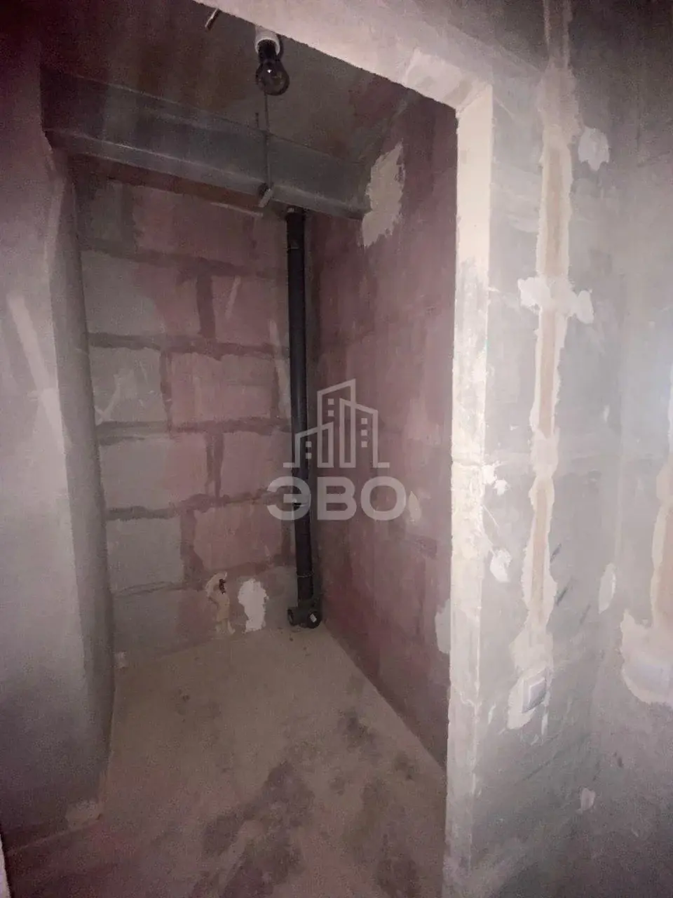 трехкомнатная квартира в Санкт-Петербурге по адресу: Дыбенко ул., 2