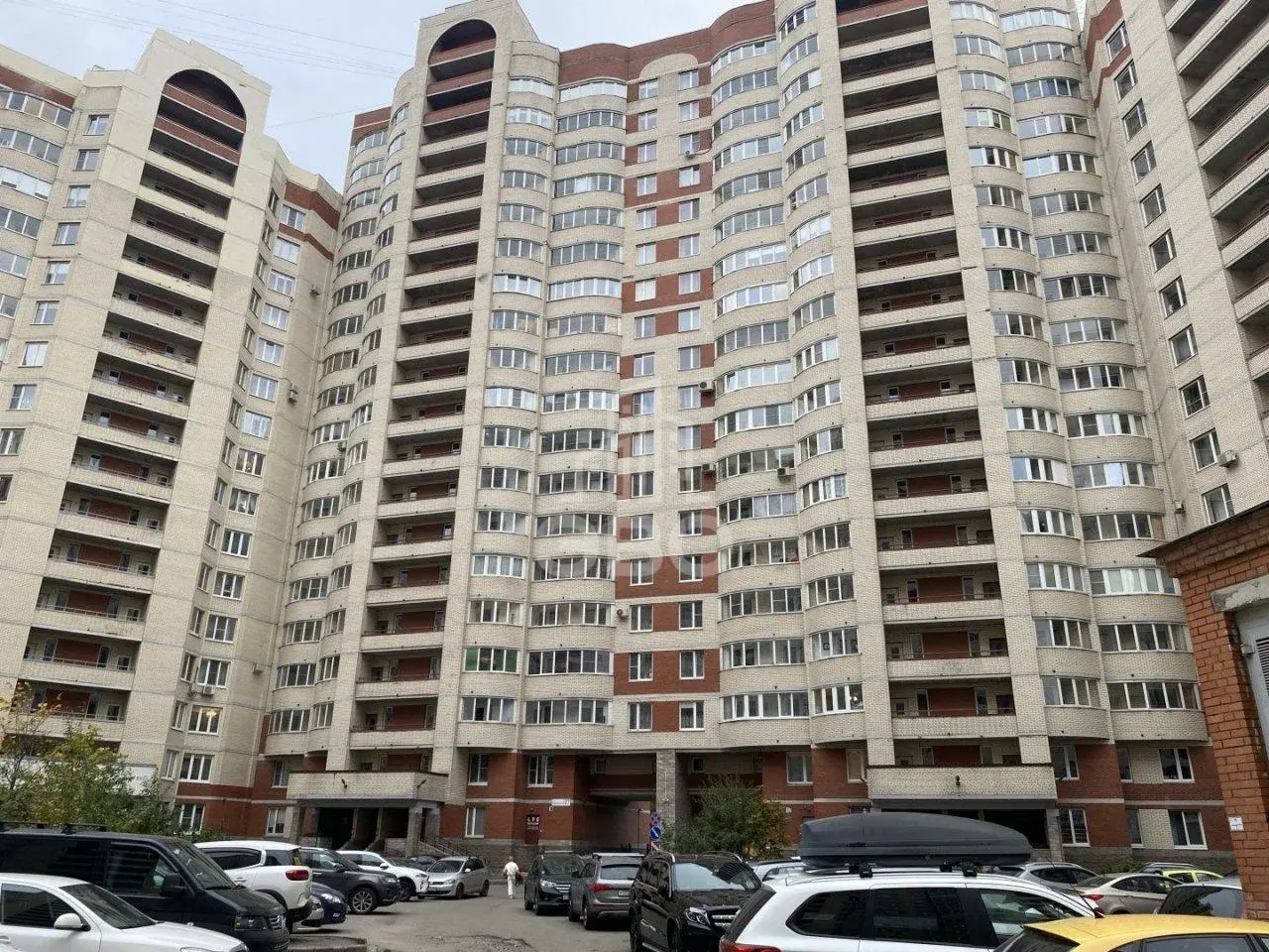 трехкомнатная квартира в Санкт-Петербурге по адресу: Ворошилова ул., 27, к 2