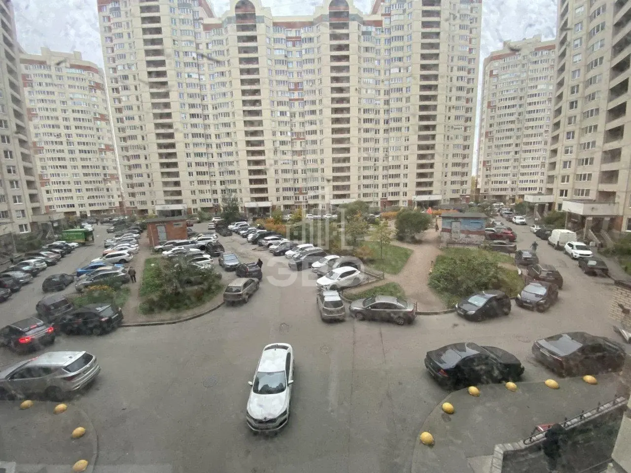 трехкомнатная квартира в Санкт-Петербурге по адресу: Ворошилова ул., 27, к 2