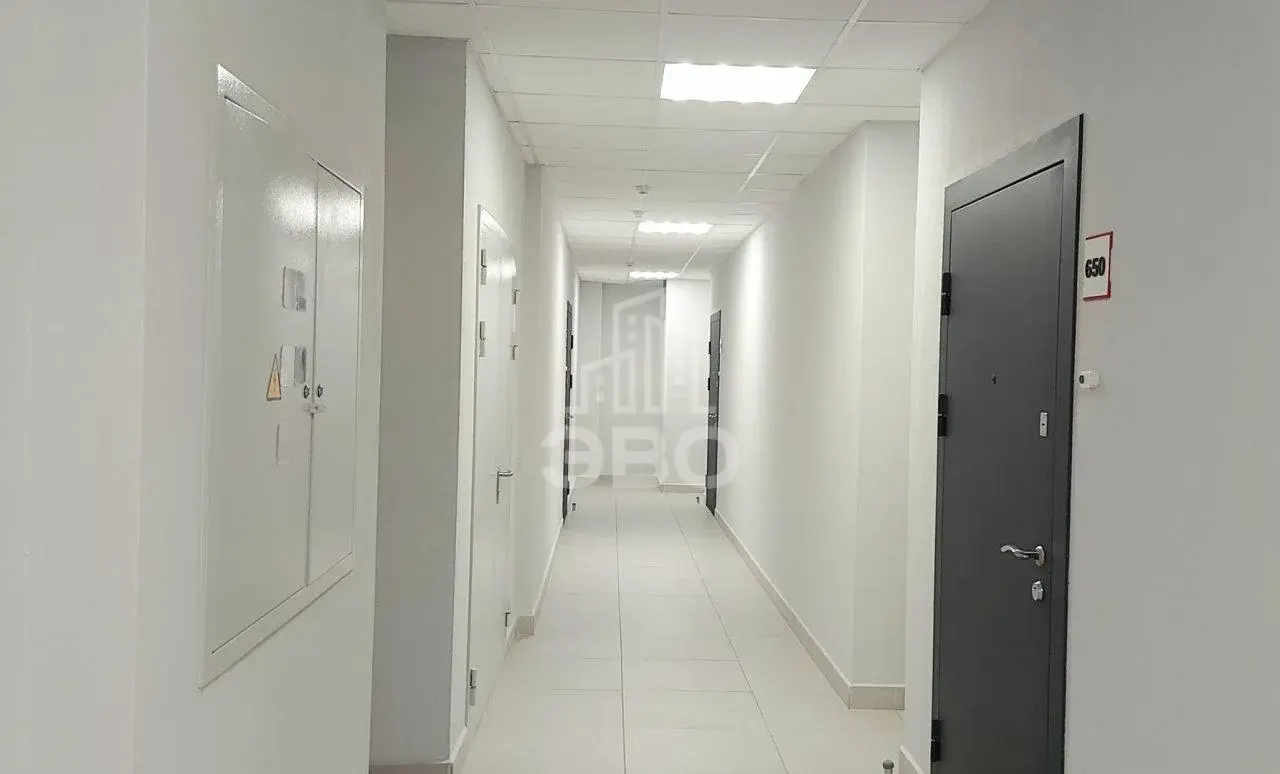 трехкомнатная квартира в Санкт-Петербурге по адресу: Верхне-Каменская ул., 9, к 1, строение 1