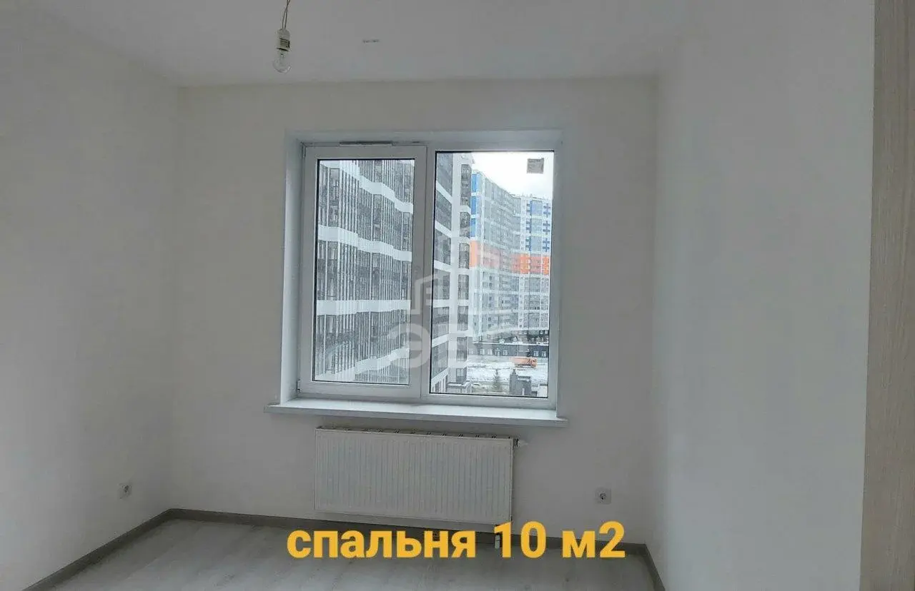 трехкомнатная квартира в Санкт-Петербурге по адресу: Верхне-Каменская ул., 9, к 1, строение 1