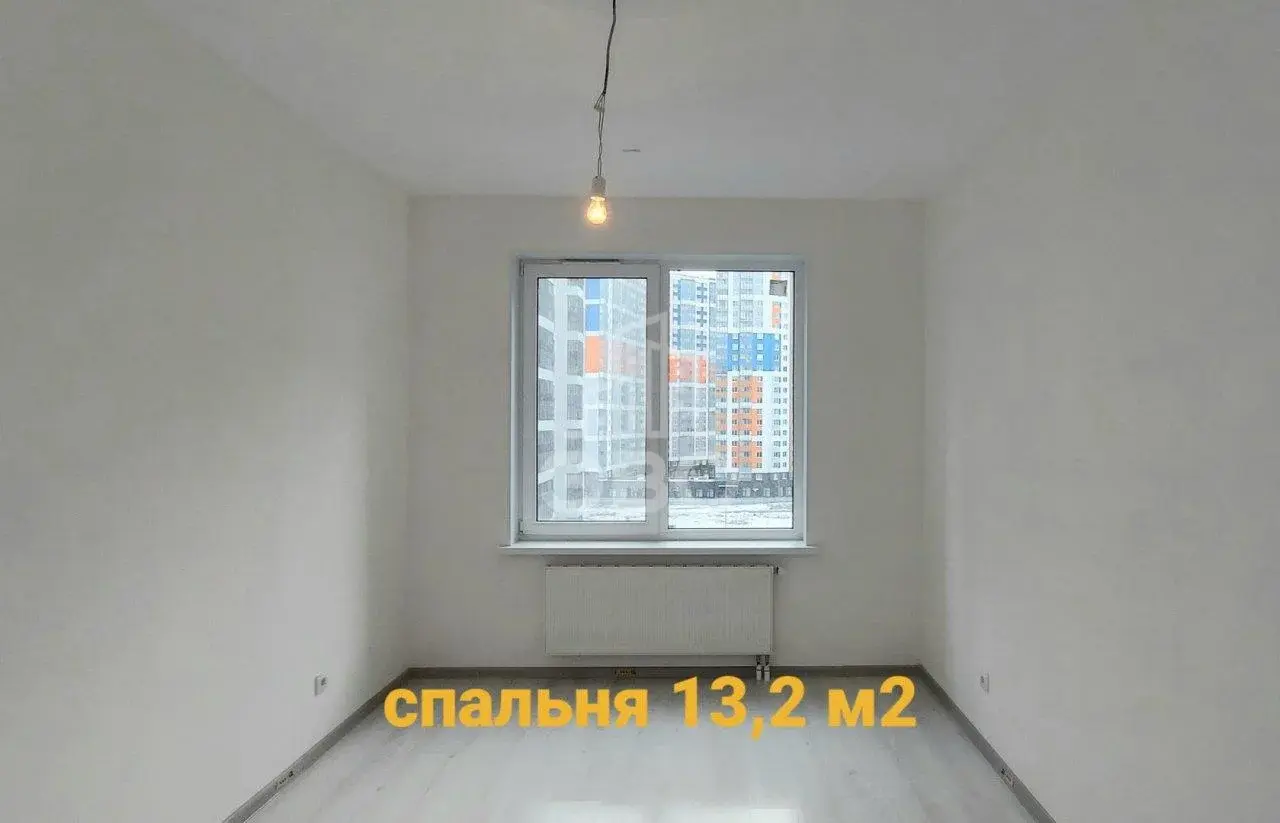 трехкомнатная квартира в Санкт-Петербурге по адресу: Верхне-Каменская ул., 9, к 1, строение 1