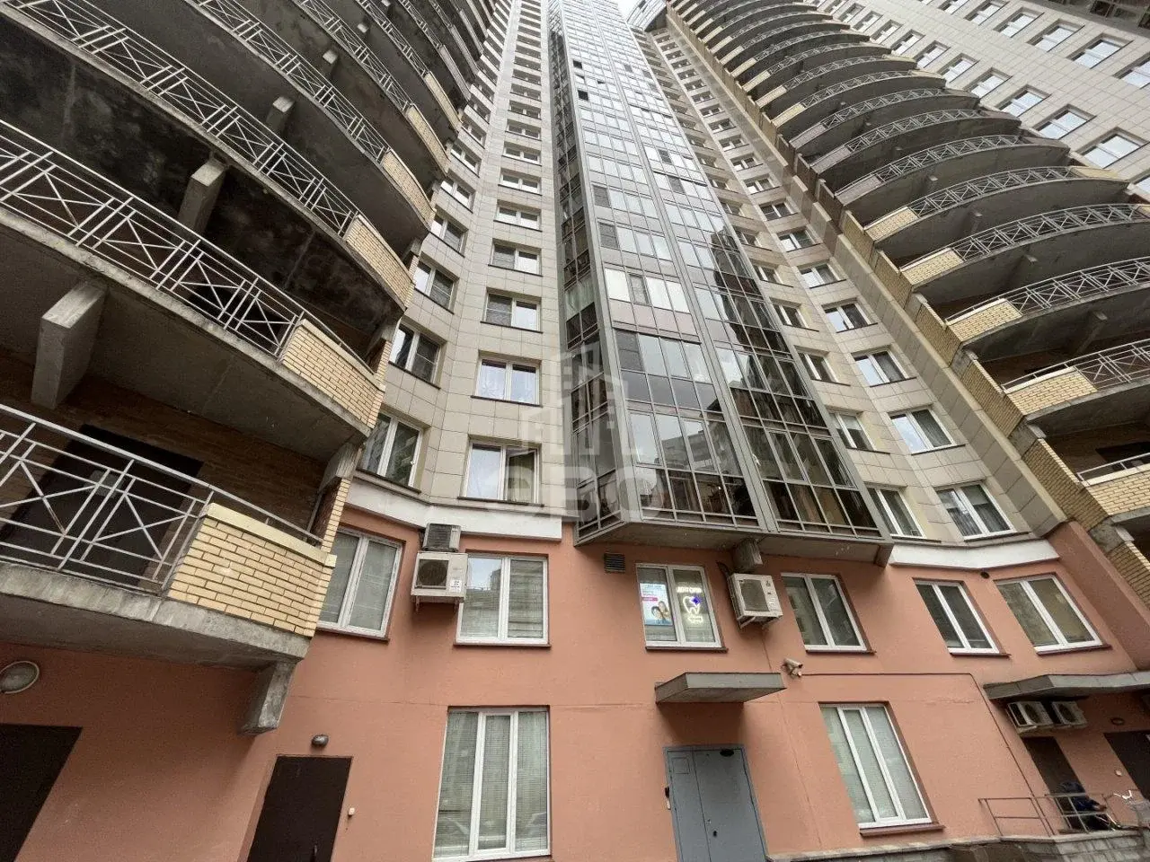 трехкомнатная квартира в Санкт-Петербурге по адресу: Просвещения проспект, 99