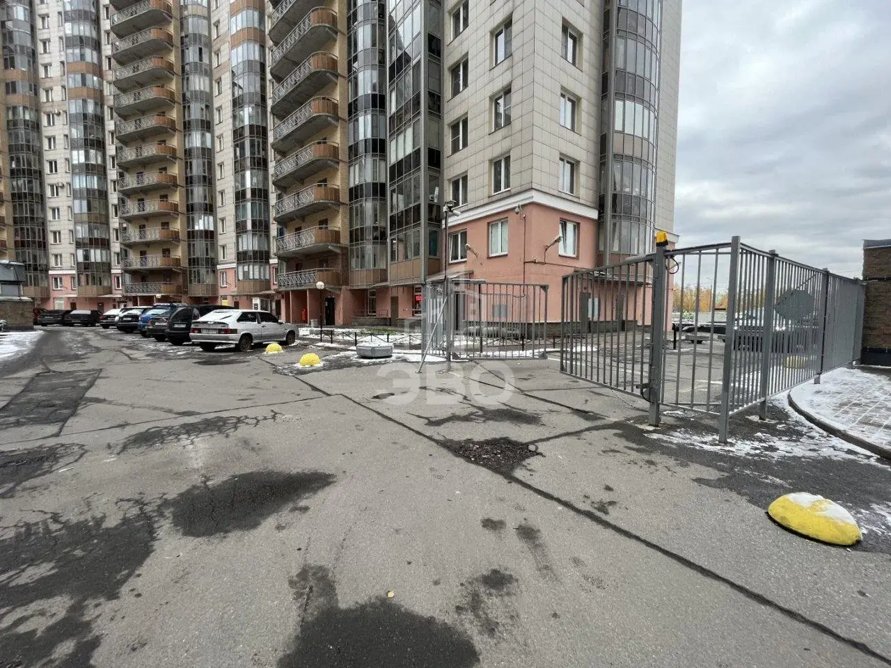 трехкомнатная квартира в Санкт-Петербурге по адресу: Просвещения проспект, 99