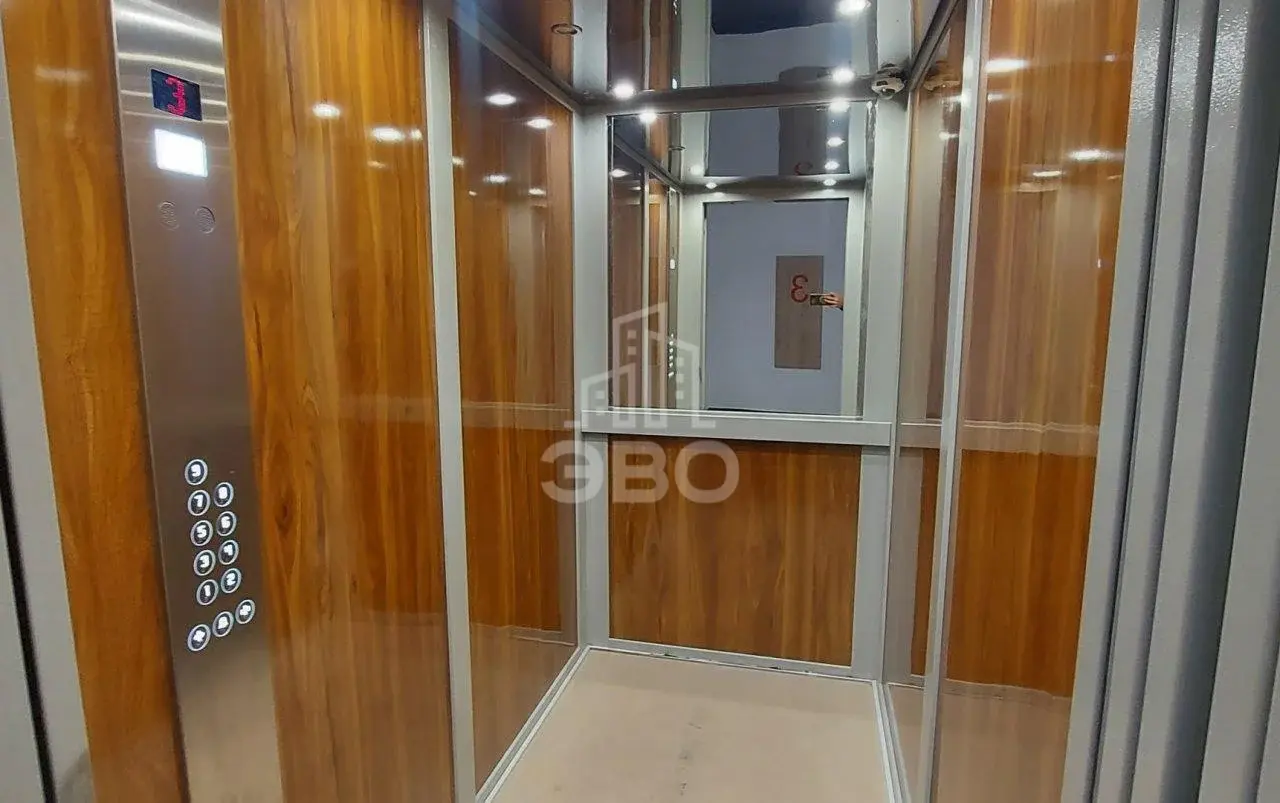 трехкомнатная квартира в Санкт-Петербурге по адресу: Невская ул., 6
