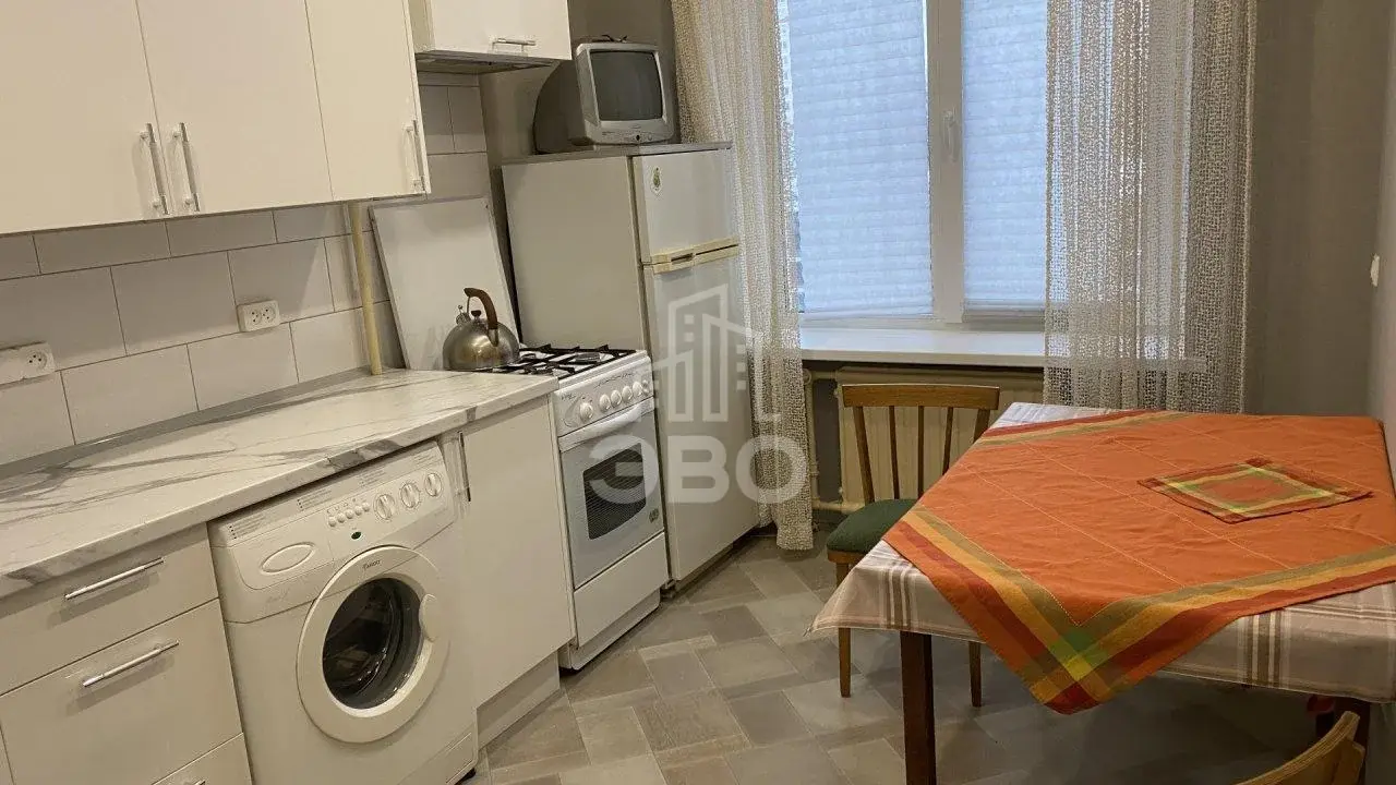 однокомнатная квартира в Санкт-Петербурге по адресу: Вавиловых ул., 13, к 2