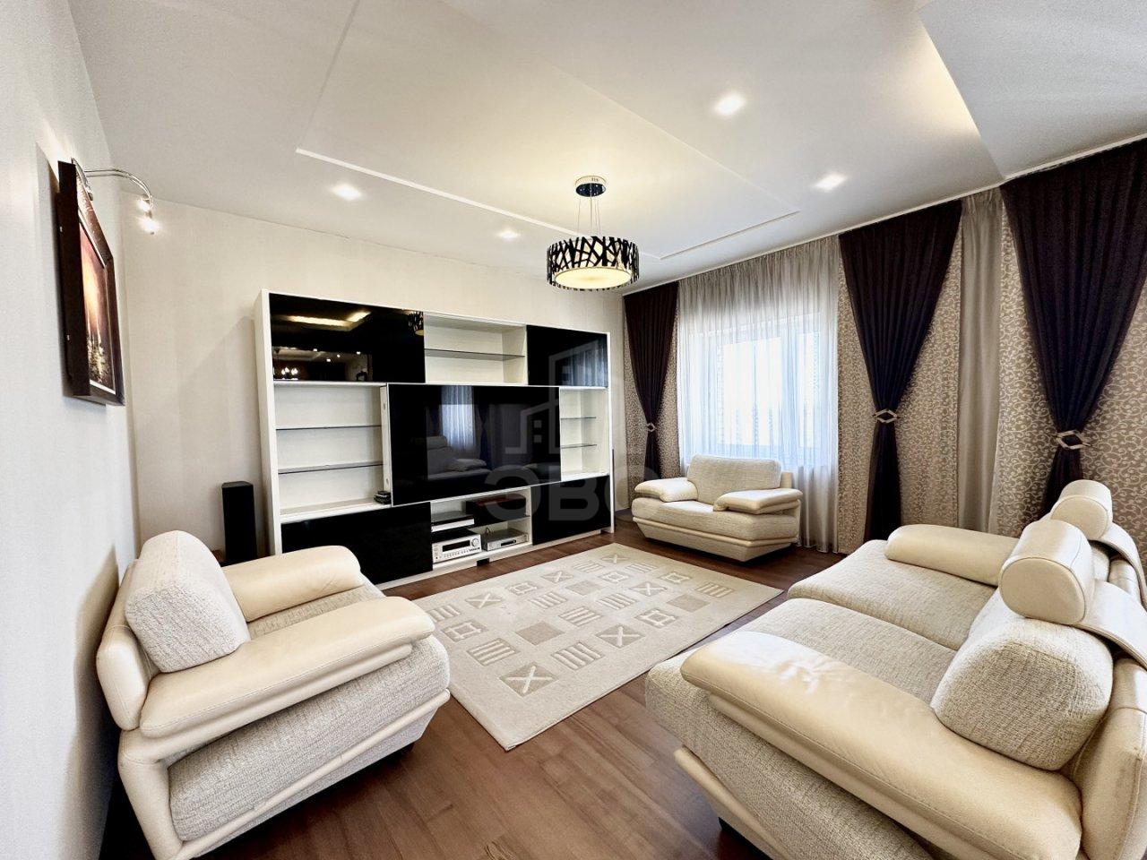 четырехкомнатная квартира в Санкт-Петербурге по адресу: Пражская ул., 44