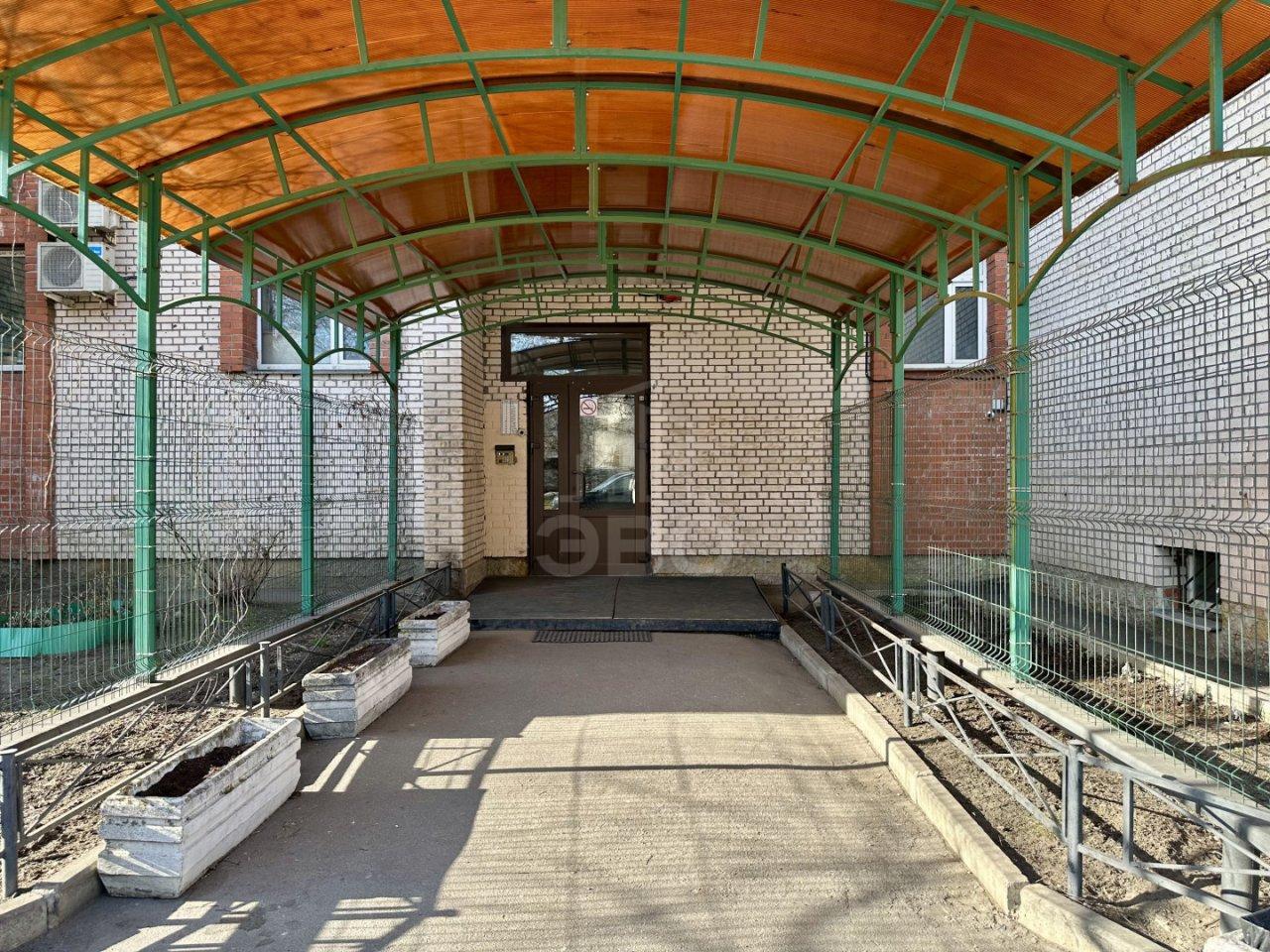 четырехкомнатная квартира в Санкт-Петербурге по адресу: Пражская ул., 44