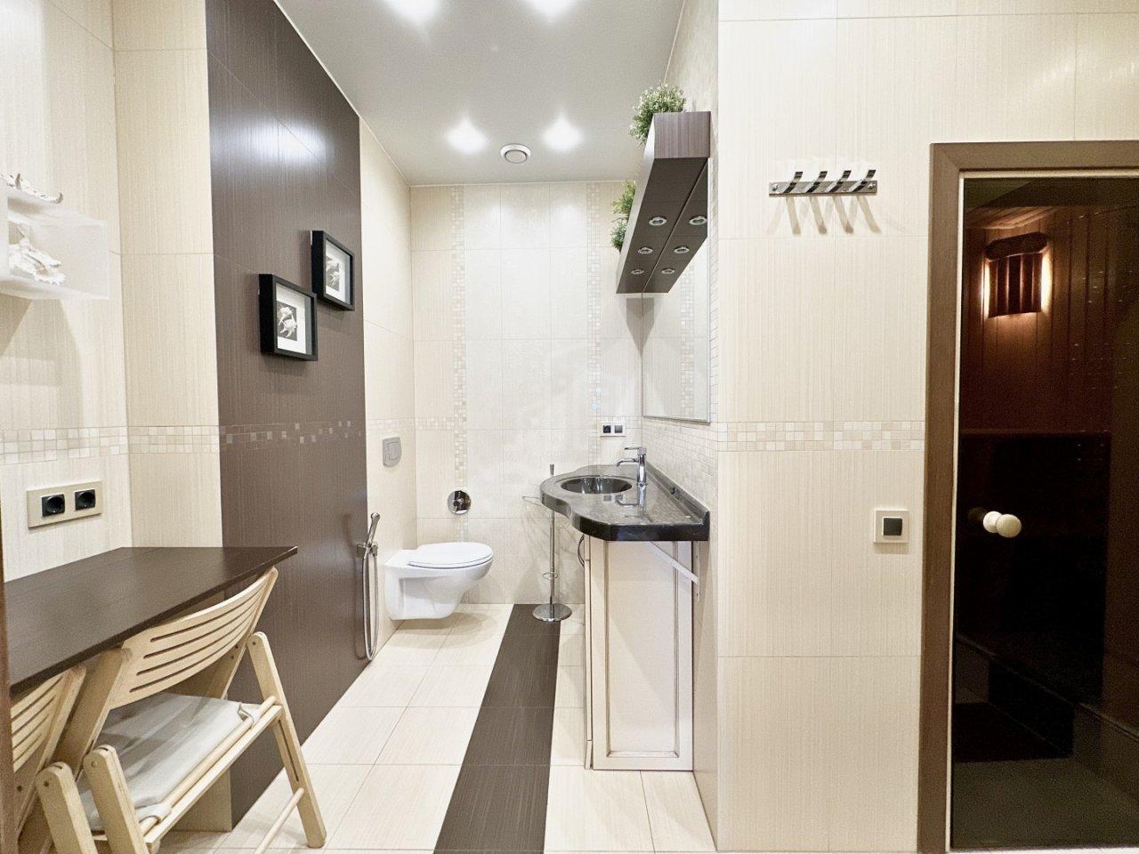 четырехкомнатная квартира в Санкт-Петербурге по адресу: Пражская ул., 44