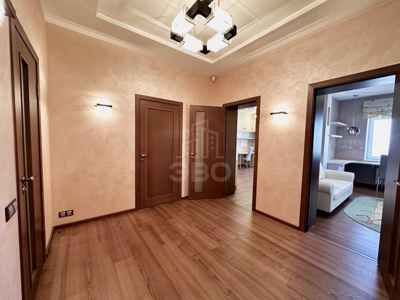 четырехкомнатная квартира в Санкт-Петербурге по адресу: Пражская ул., 44