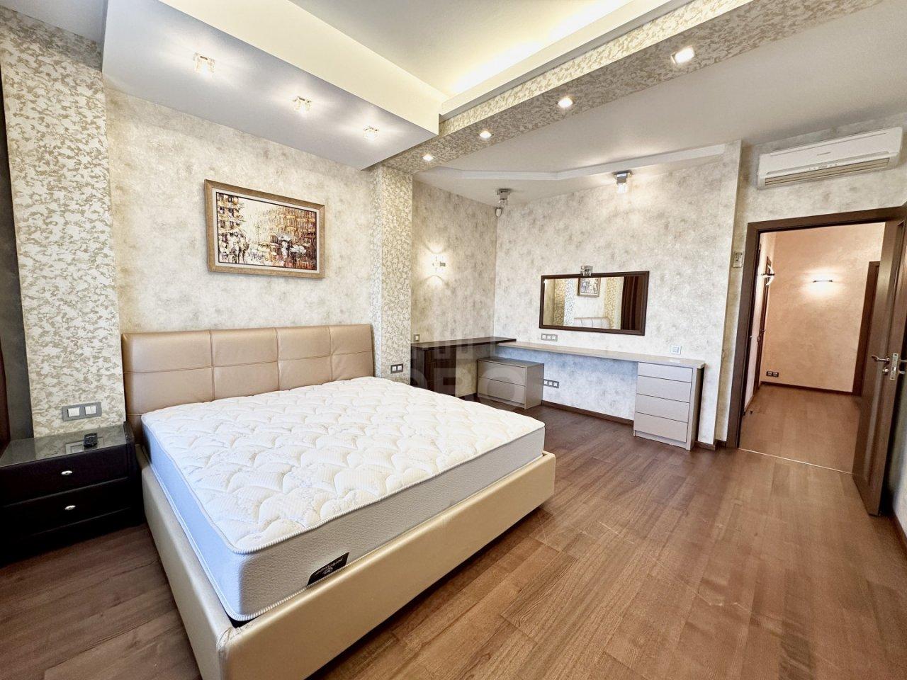 четырехкомнатная квартира в Санкт-Петербурге по адресу: Пражская ул., 44