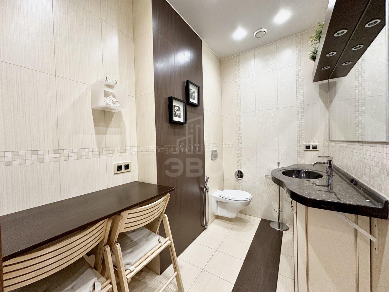 четырехкомнатная квартира в Санкт-Петербурге по адресу: Пражская ул., 44