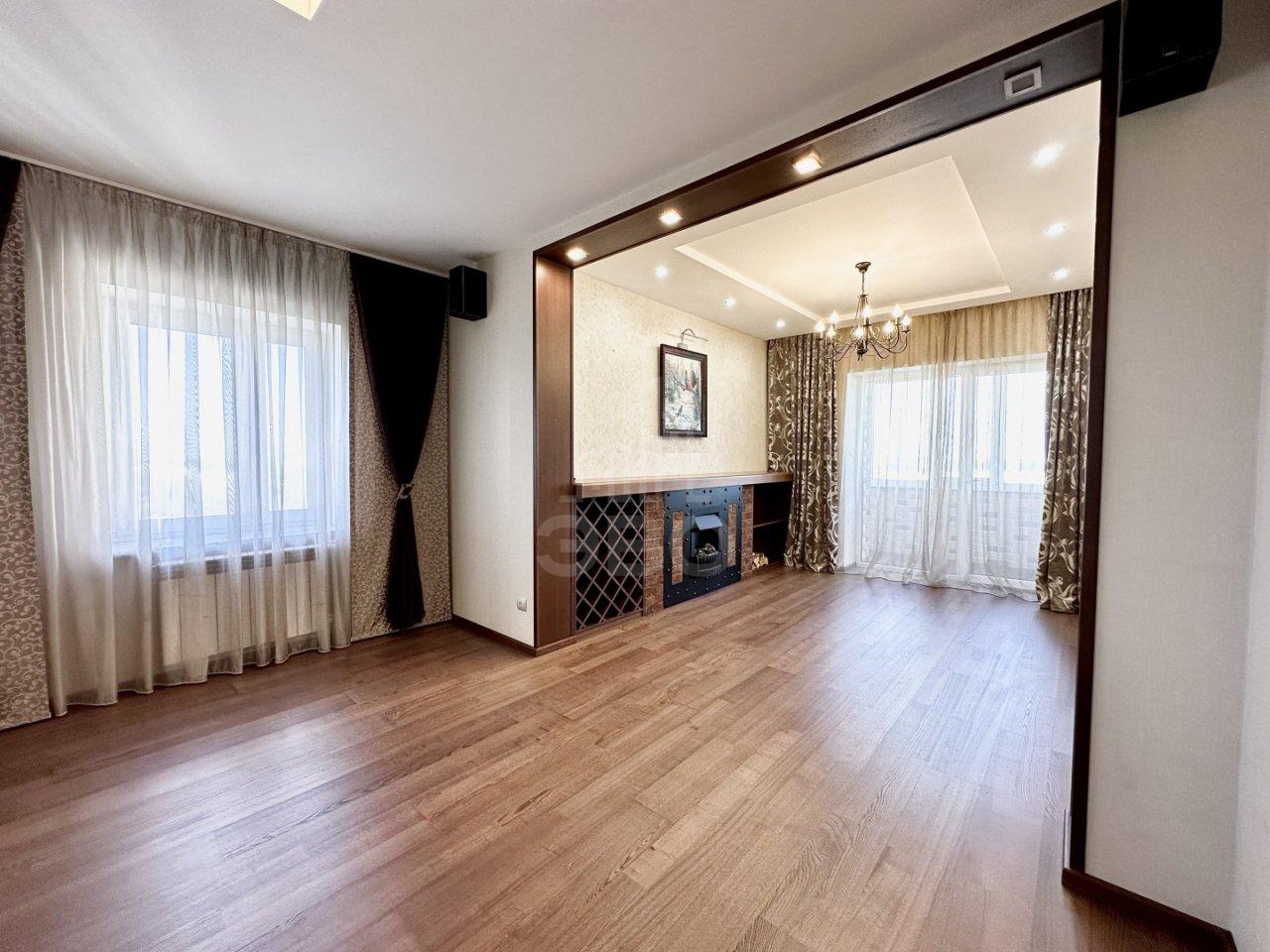 четырехкомнатная квартира в Санкт-Петербурге по адресу: Пражская ул., 44