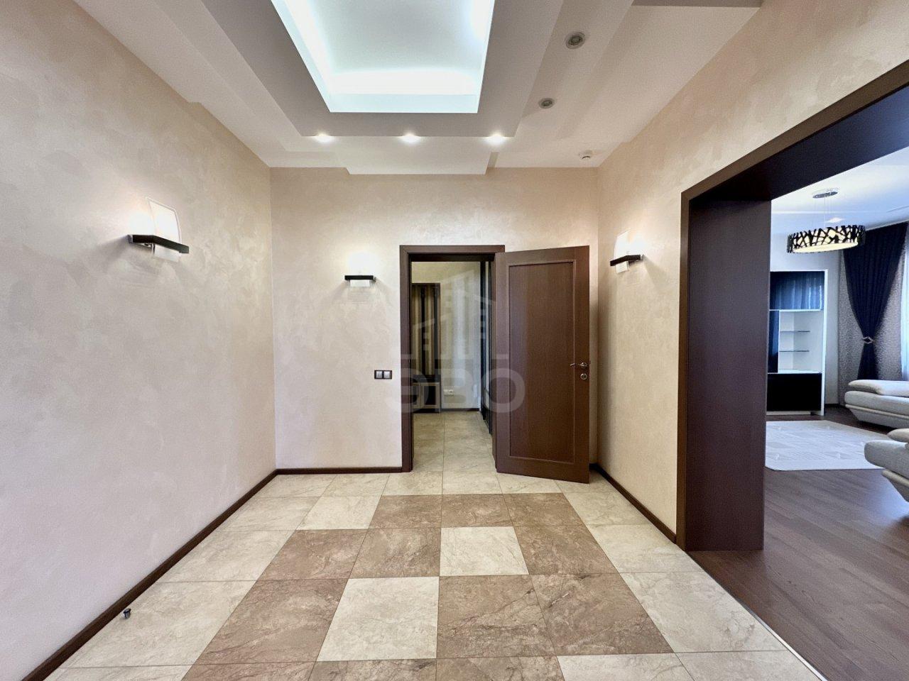 четырехкомнатная квартира в Санкт-Петербурге по адресу: Пражская ул., 44