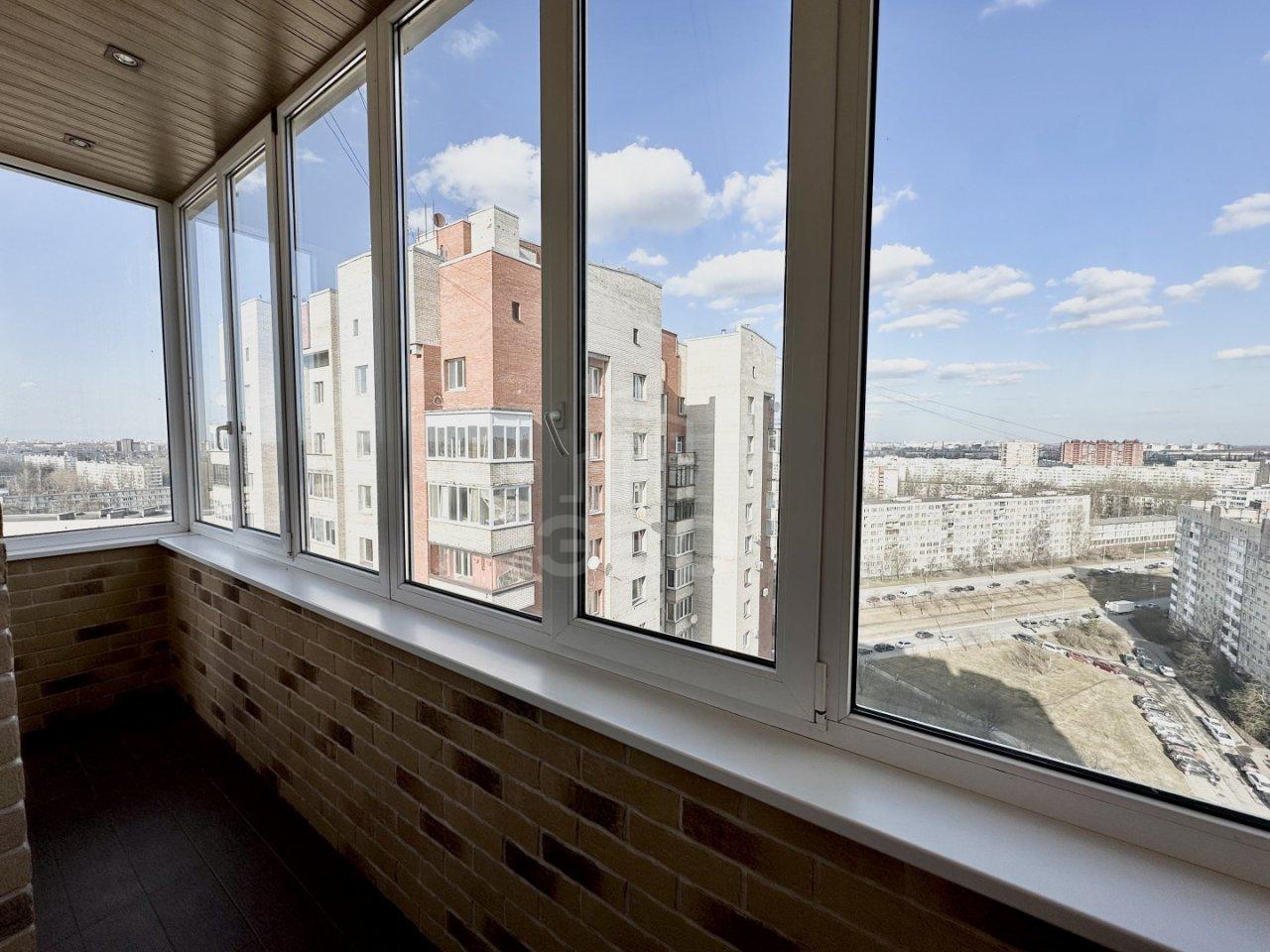 четырехкомнатная квартира в Санкт-Петербурге по адресу: Пражская ул., 44