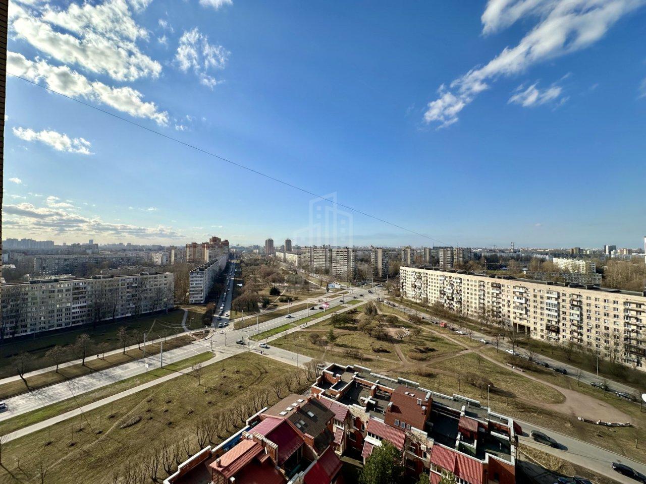 четырехкомнатная квартира в Санкт-Петербурге по адресу: Пражская ул., 44