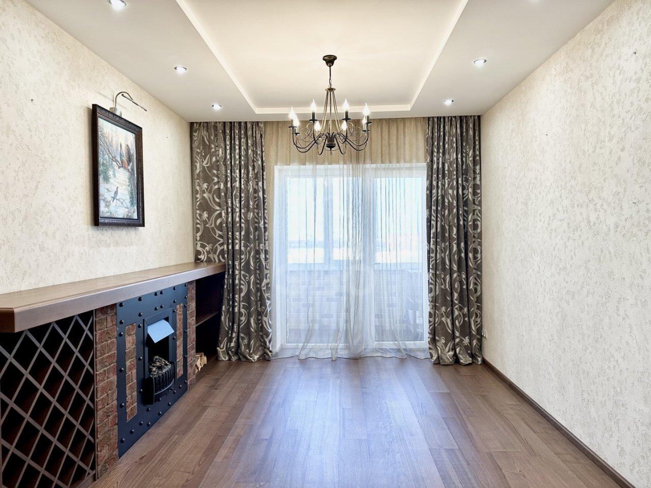 четырехкомнатная квартира в Санкт-Петербурге по адресу: Пражская ул., 44