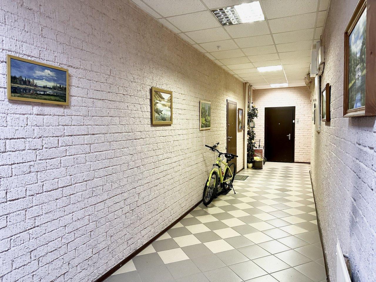 четырехкомнатная квартира в Санкт-Петербурге по адресу: Пражская ул., 44