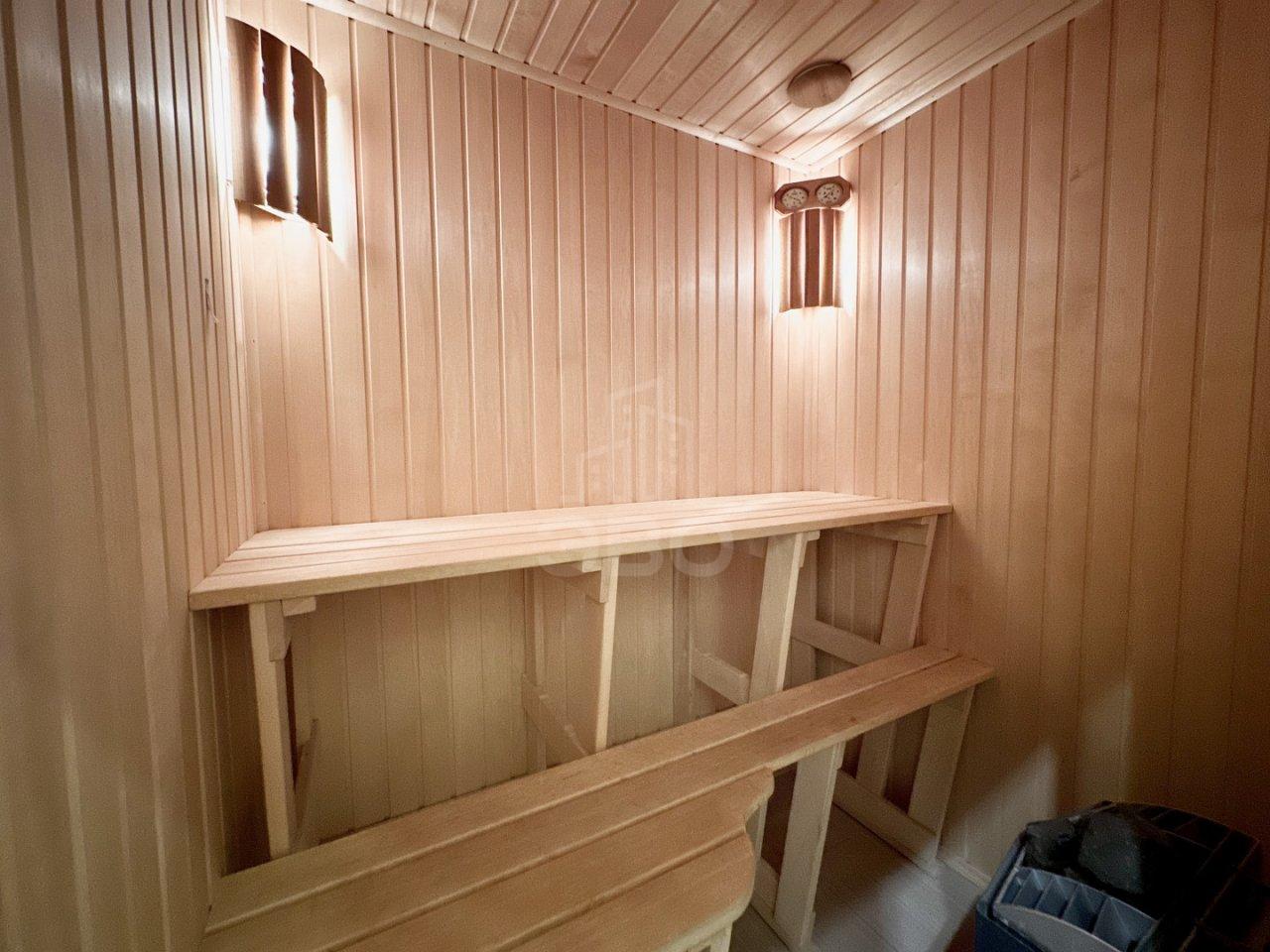 четырехкомнатная квартира в Санкт-Петербурге по адресу: Пражская ул., 44