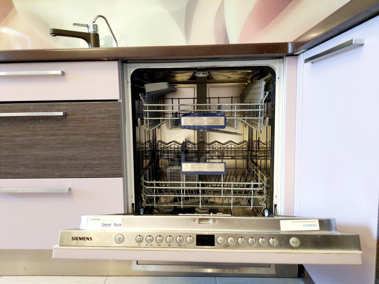 четырехкомнатная квартира в Санкт-Петербурге по адресу: Пражская ул., 44