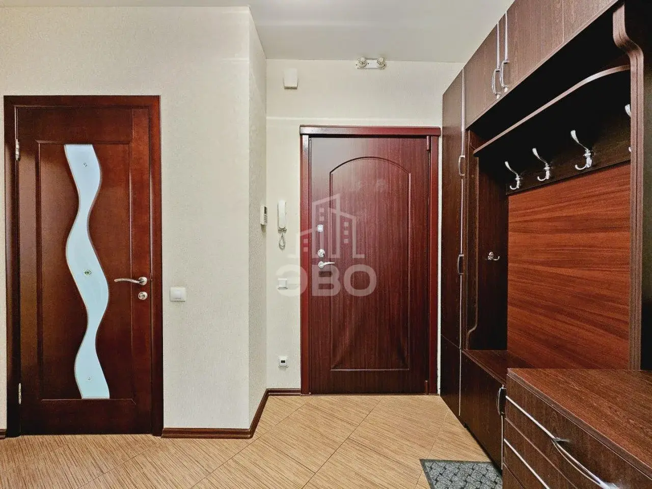 трехкомнатная квартира в Санкт-Петербурге по адресу: Коллонтай ул., 31, к 2