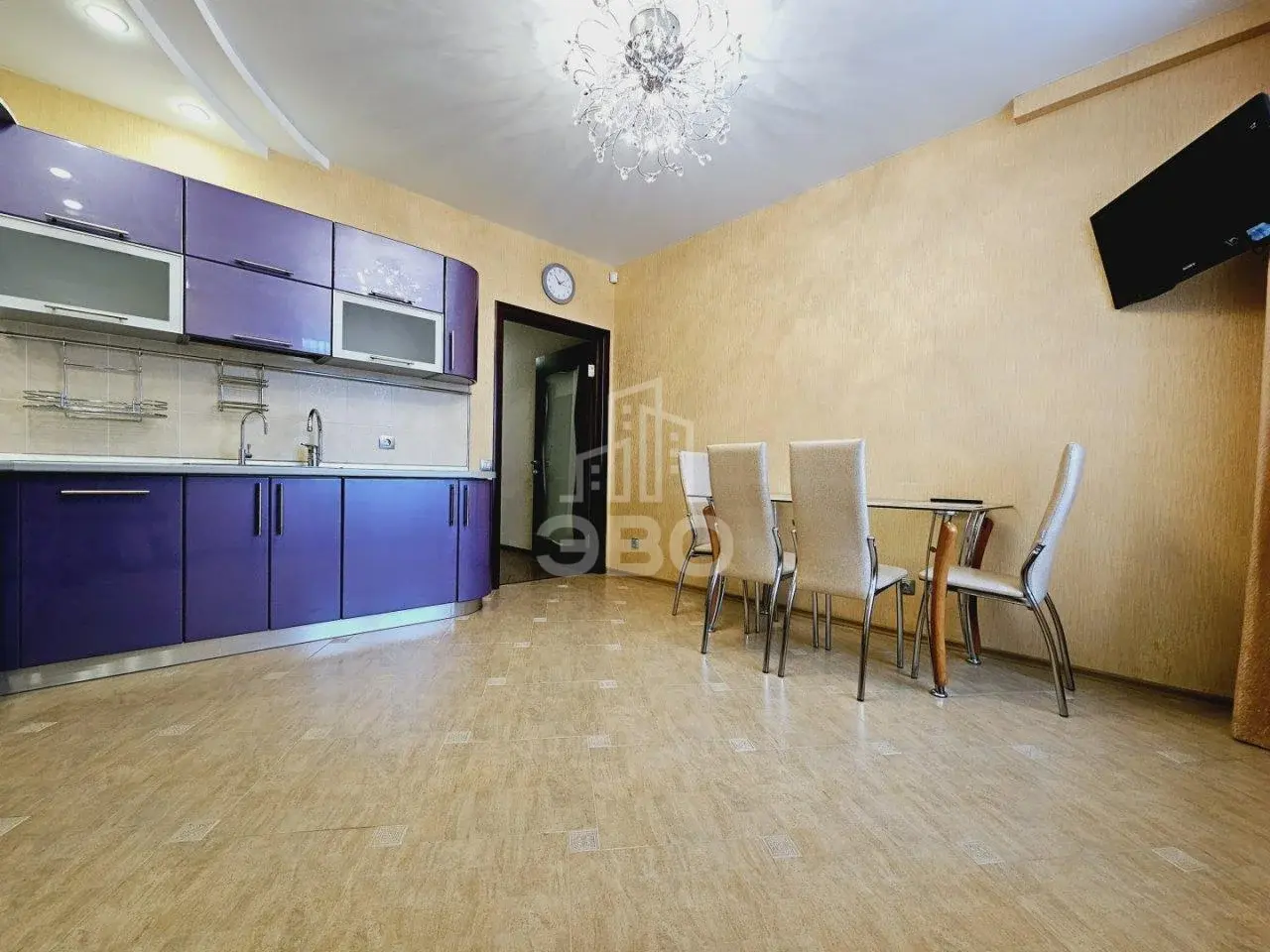 трехкомнатная квартира в Санкт-Петербурге по адресу: Коллонтай ул., 31, к 2