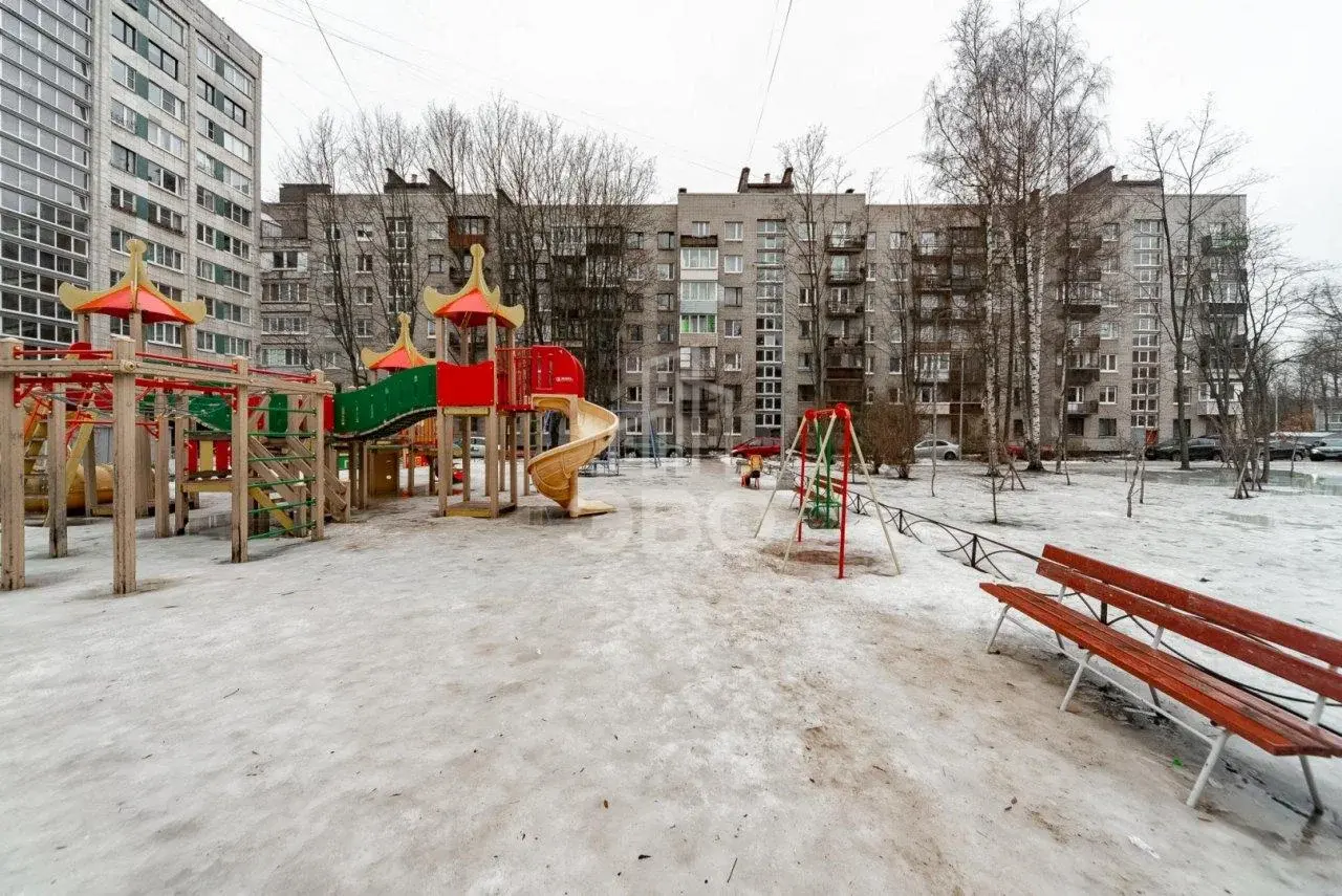 четырехкомнатная квартира в Санкт-Петербурге по адресу: Московское ш., 10