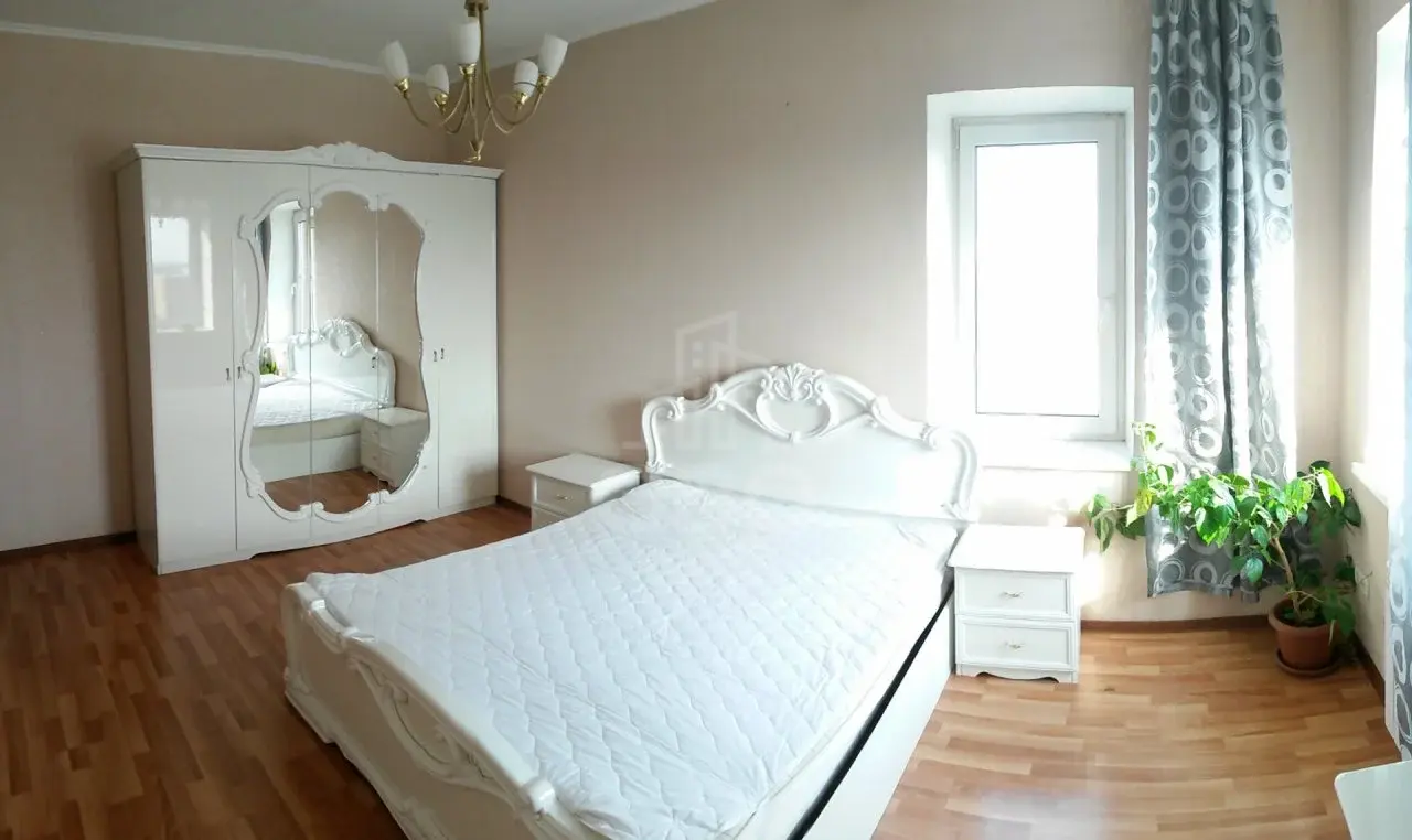 трехкомнатная квартира в Санкт-Петербурге по адресу: Варшавская ул., 19, к 2