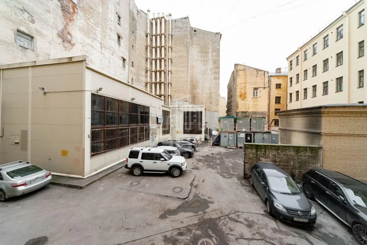 двухкомнатная квартира в Санкт-Петербурге по адресу: Пушкинская ул., 18