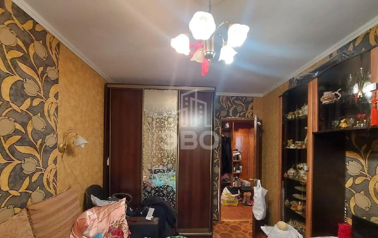 трехкомнатная квартира в Санкт-Петербурге по адресу: Кузнецова проспект, 25, к 1