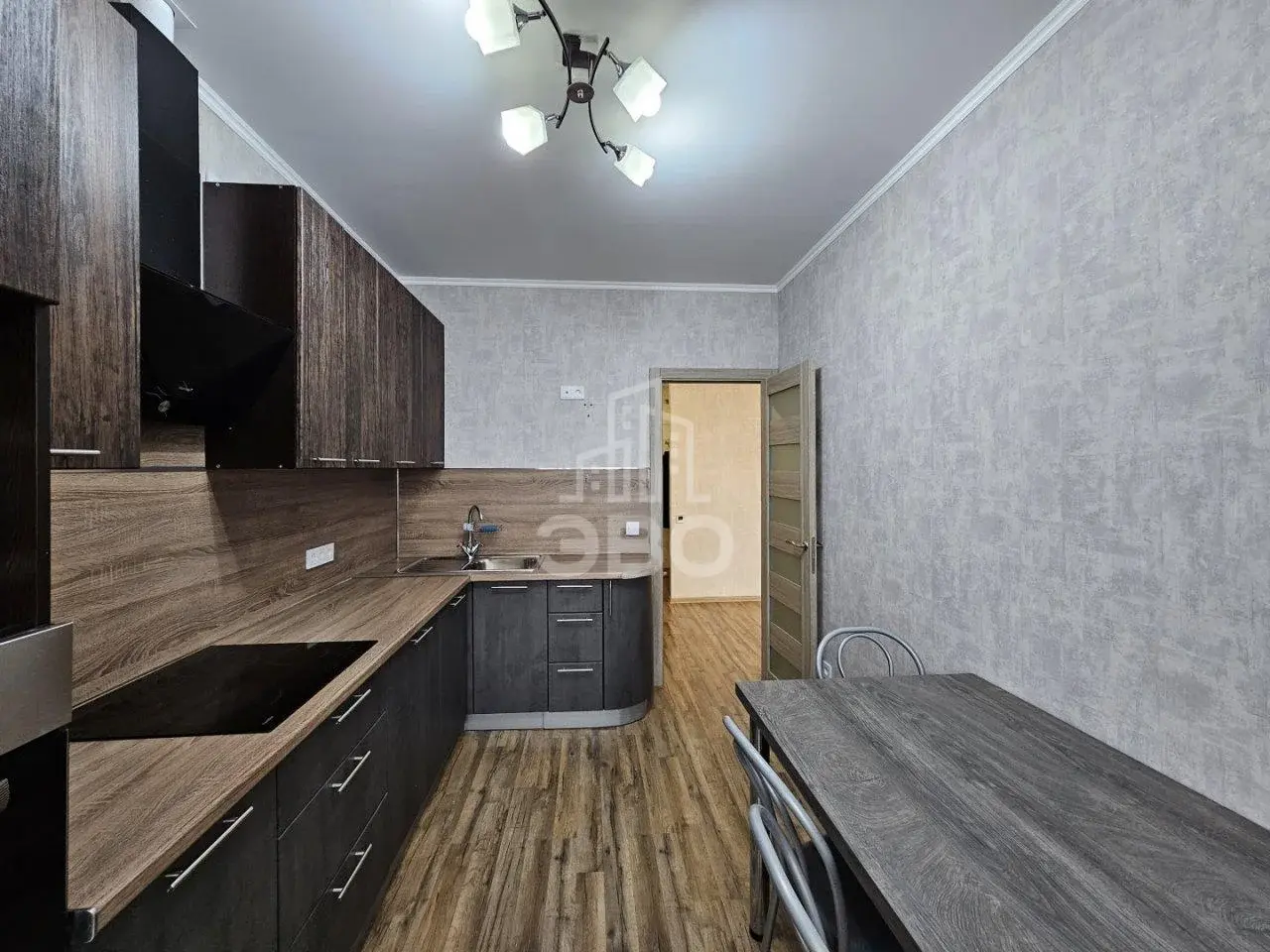 двухкомнатная квартира в Санкт-Петербурге по адресу: Оптиков ул., 34, к 2