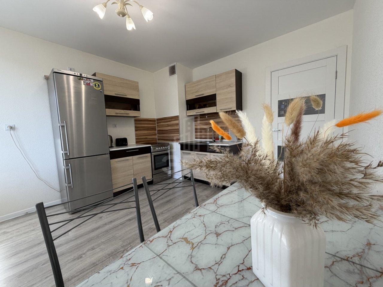 двухкомнатная квартира в Ленинградской области по адресу: Шоссе в Лаврики ул., 72, к 1