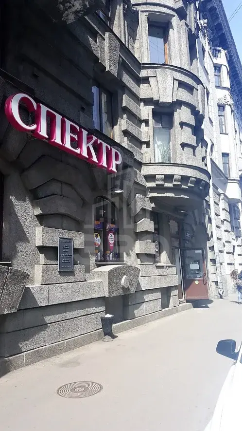 трехкомнатная квартира в Санкт-Петербурге по адресу: Большой П.С. пр-кт., 102