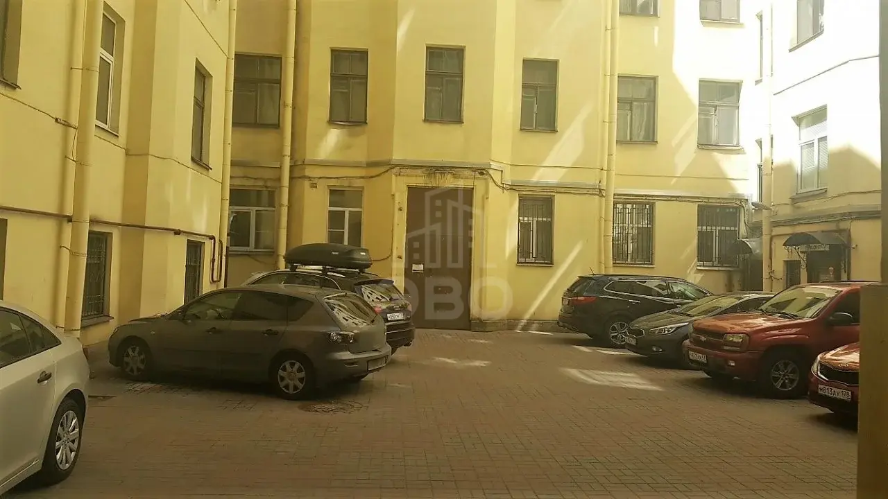 трехкомнатная квартира в Санкт-Петербурге по адресу: Большой П.С. пр-кт., 102