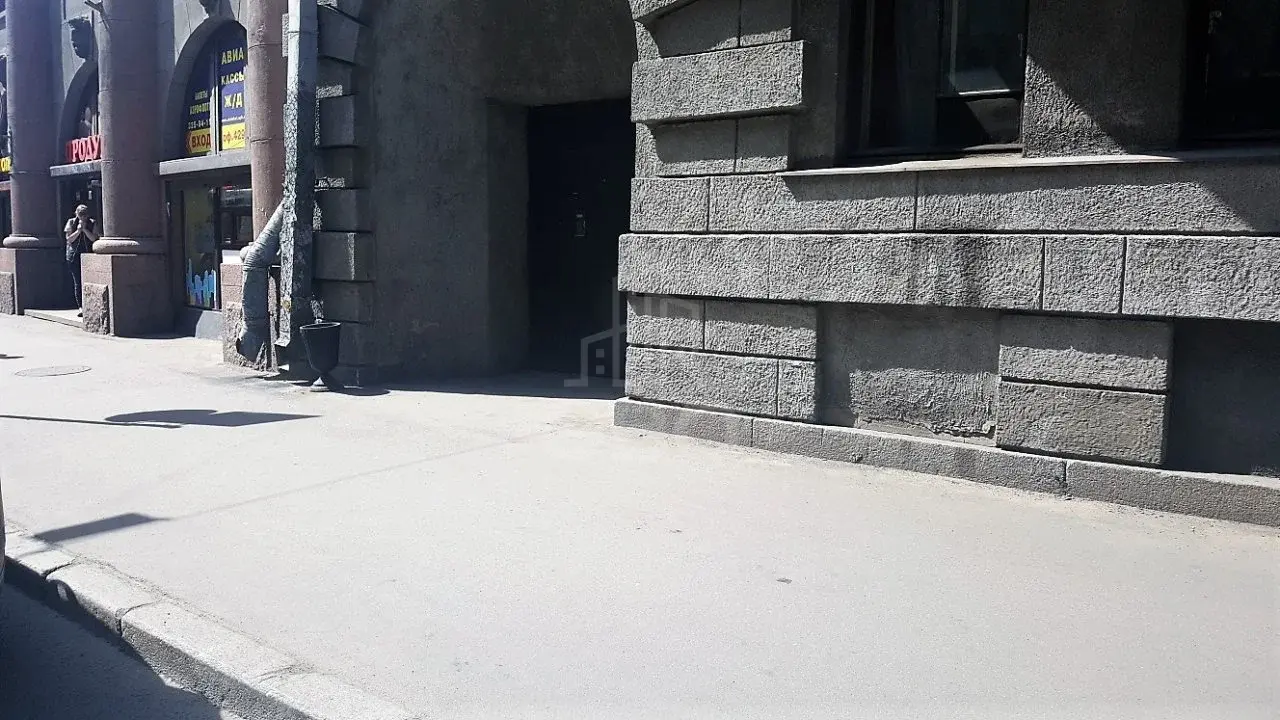 трехкомнатная квартира в Санкт-Петербурге по адресу: Большой П.С. пр-кт., 102