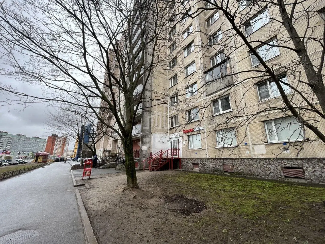 однокомнатная квартира в Санкт-Петербурге по адресу: Хошимина ул., 11, к 1
