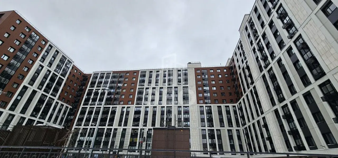 трехкомнатная квартира в Санкт-Петербурге по адресу: Земледельческая ул., 3, строение 1