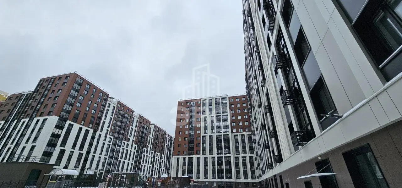 трехкомнатная квартира в Санкт-Петербурге по адресу: Земледельческая ул., 3, строение 1
