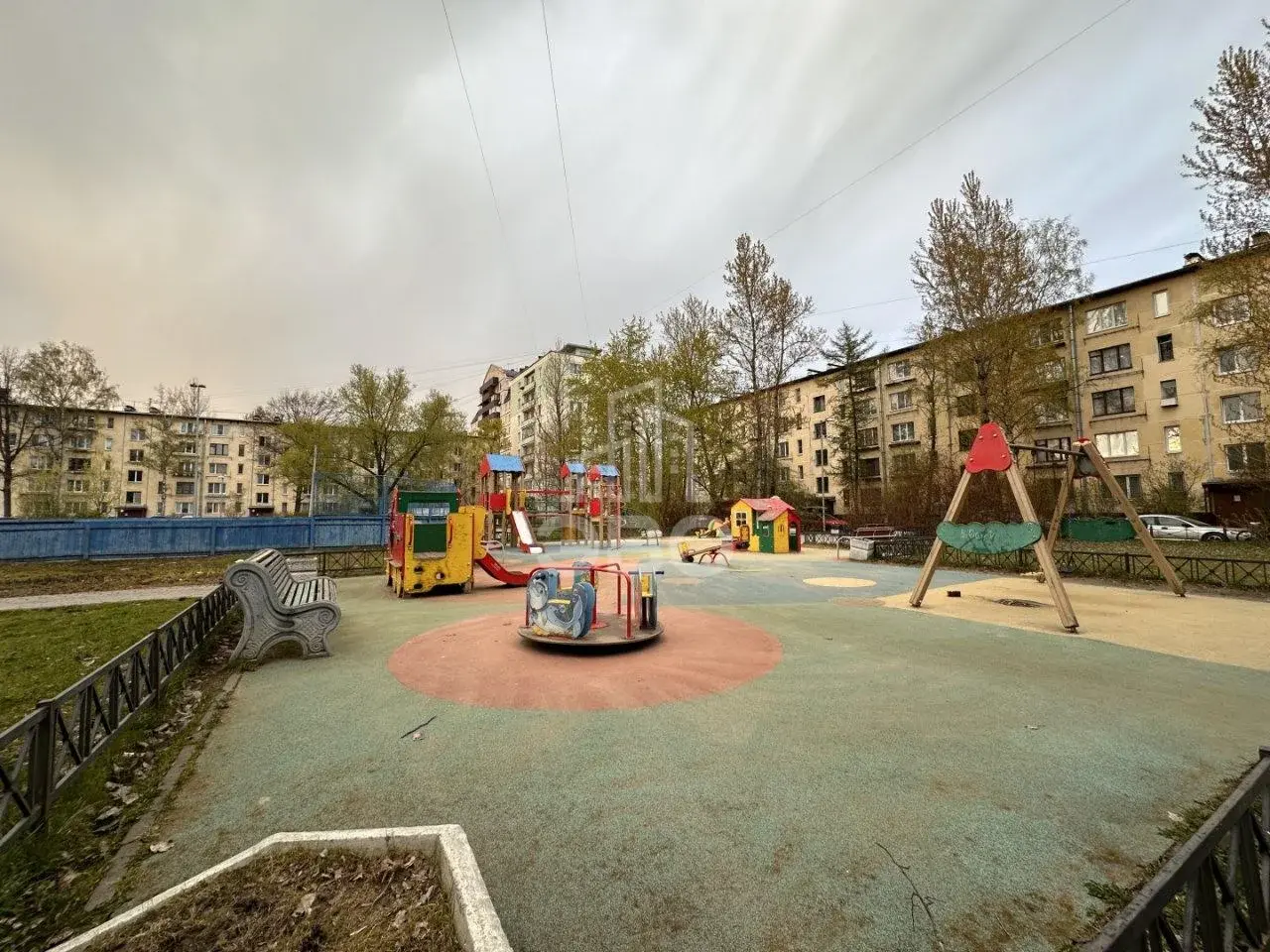 трехкомнатная квартира в Санкт-Петербурге по адресу: Новаторов б-р., 45