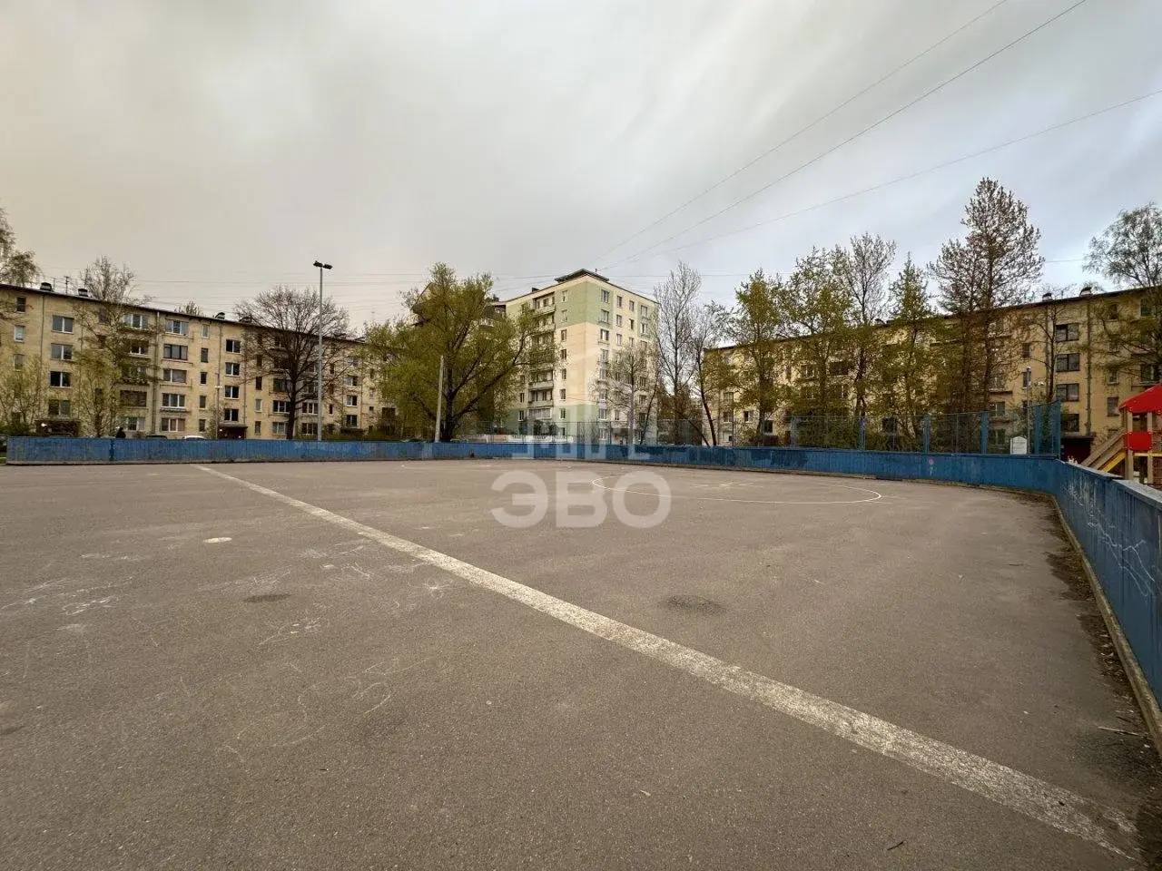 трехкомнатная квартира в Санкт-Петербурге по адресу: Новаторов б-р., 45