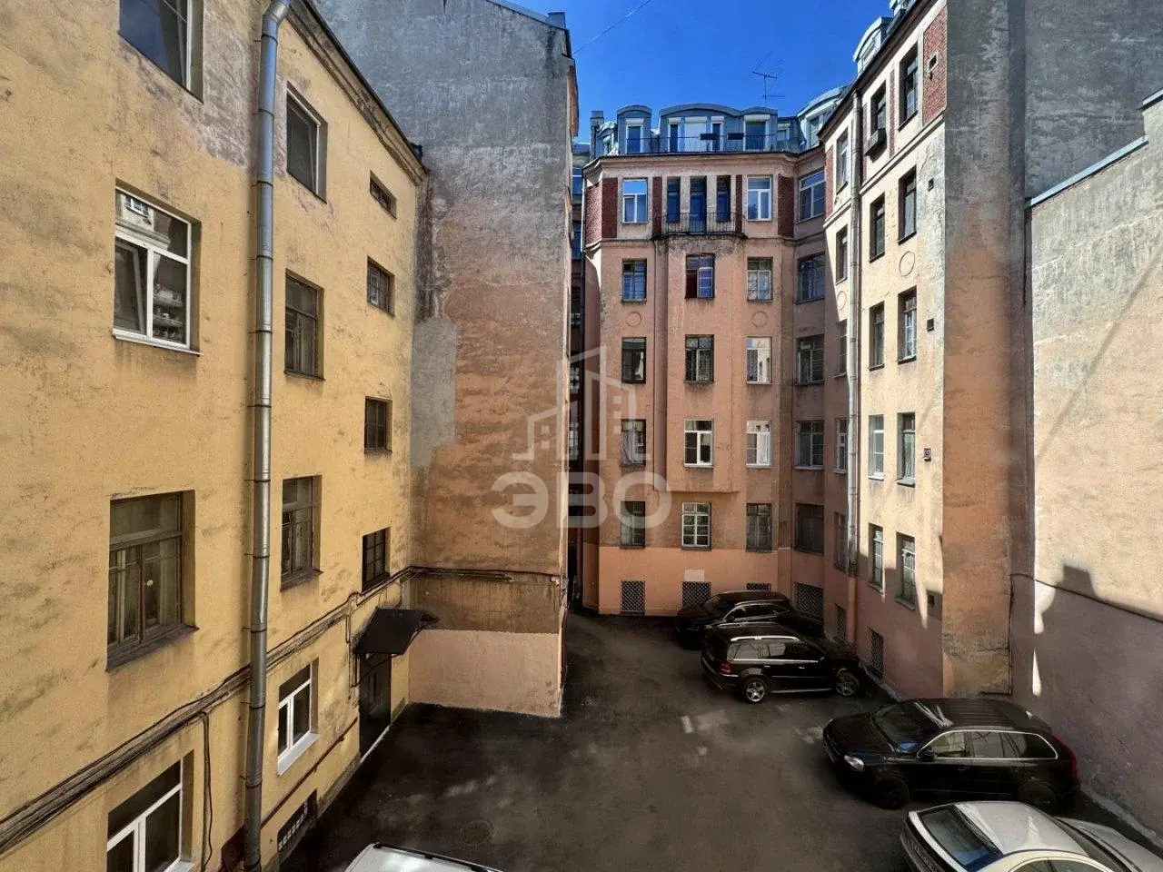 четырехкомнатная квартира в Санкт-Петербурге по адресу: 6-я Красноармейская ул., 1