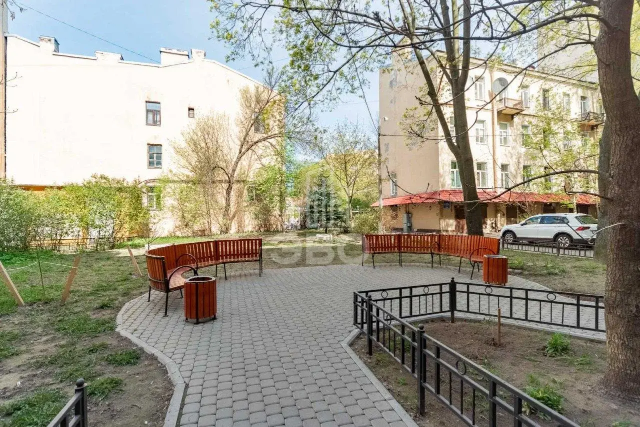 трехкомнатная квартира в Санкт-Петербурге по адресу: 12-я В.О. линия, 7