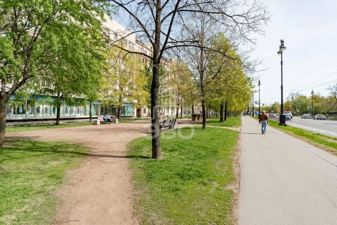трехкомнатная квартира в Санкт-Петербурге по адресу: 12-я В.О. линия, 7