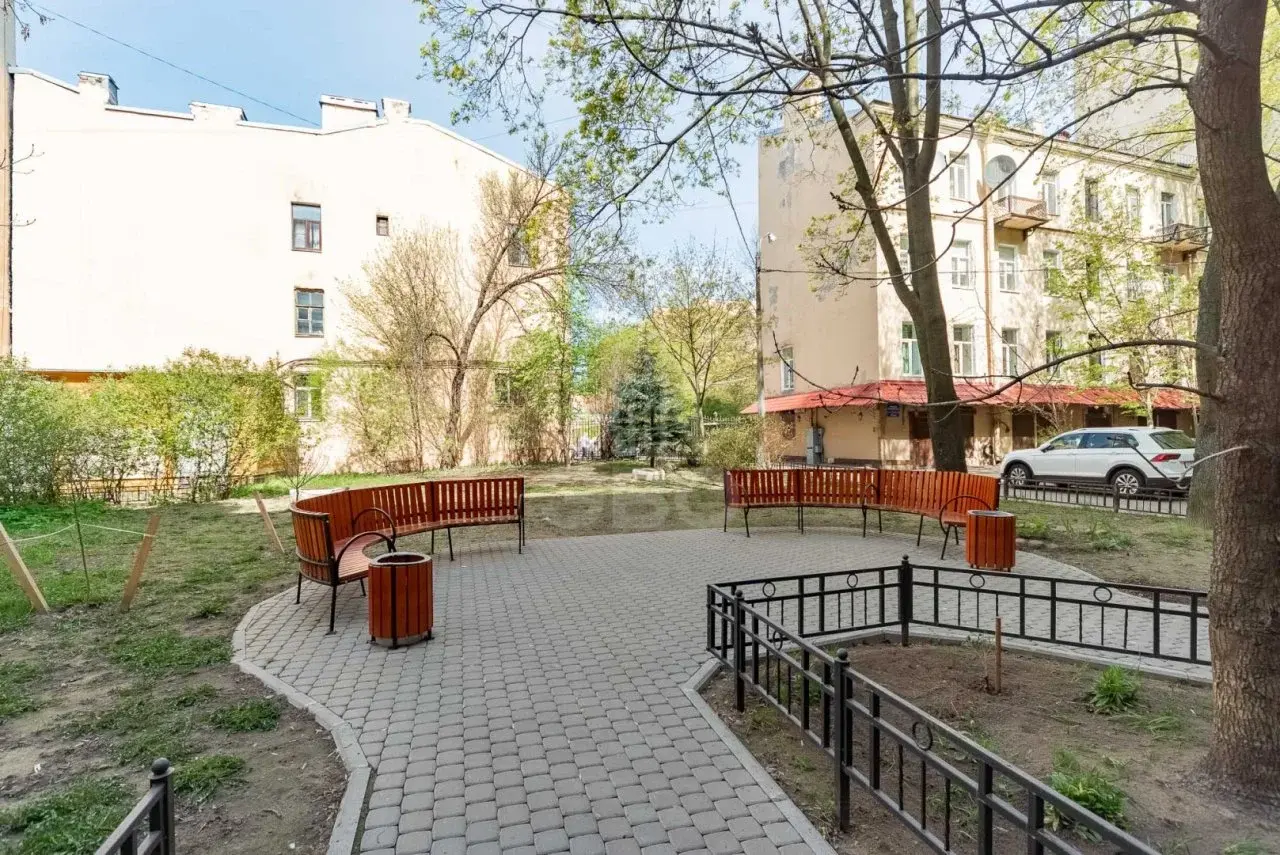 трехкомнатная квартира в Санкт-Петербурге по адресу: 12-я В.О. линия, 7