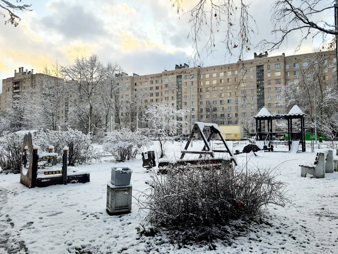 двухкомнатная квартира в Санкт-Петербурге по адресу: Пионерстроя ул., 18