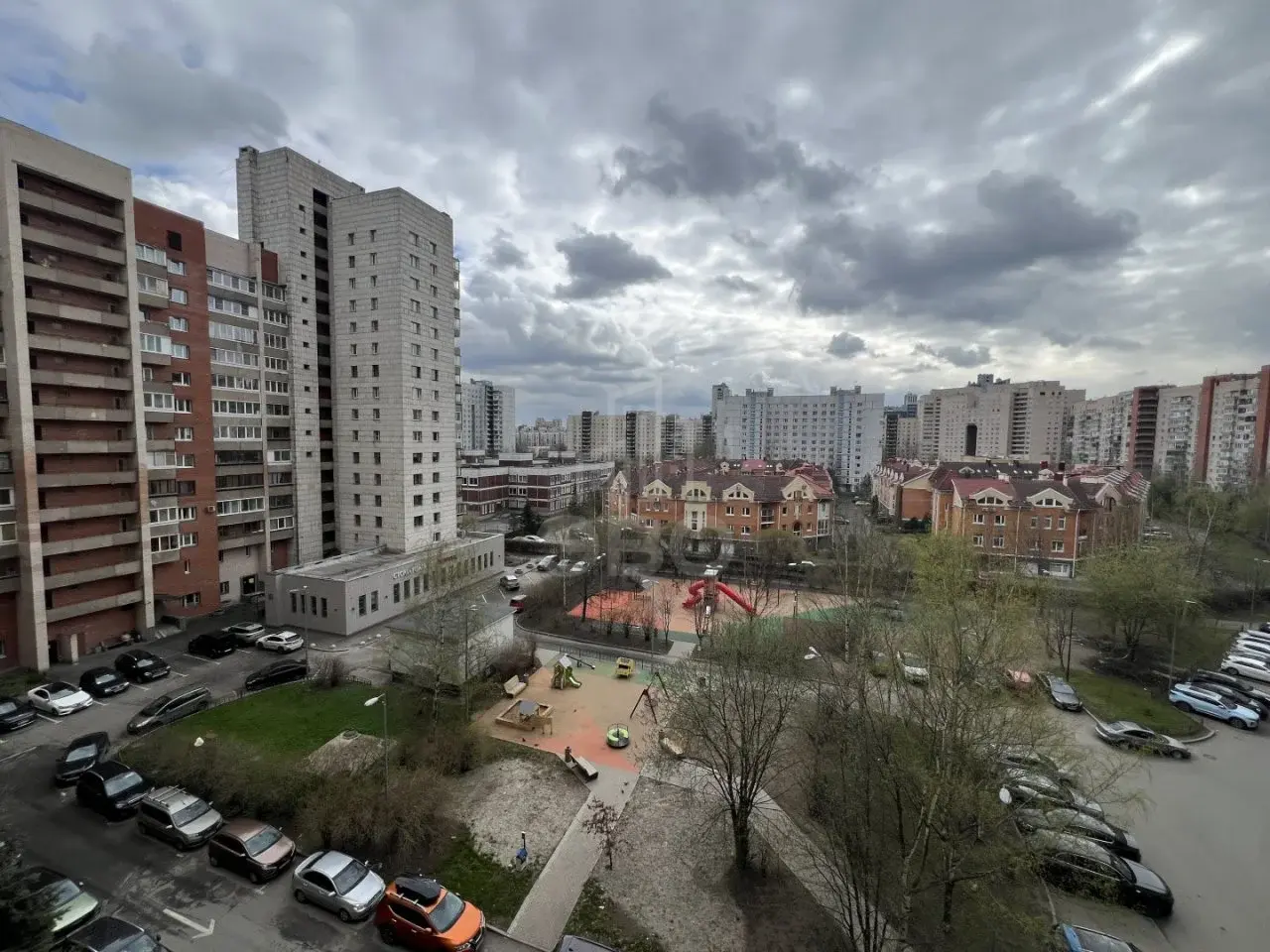 трехкомнатная квартира в Санкт-Петербурге по адресу: Морская наб., 33