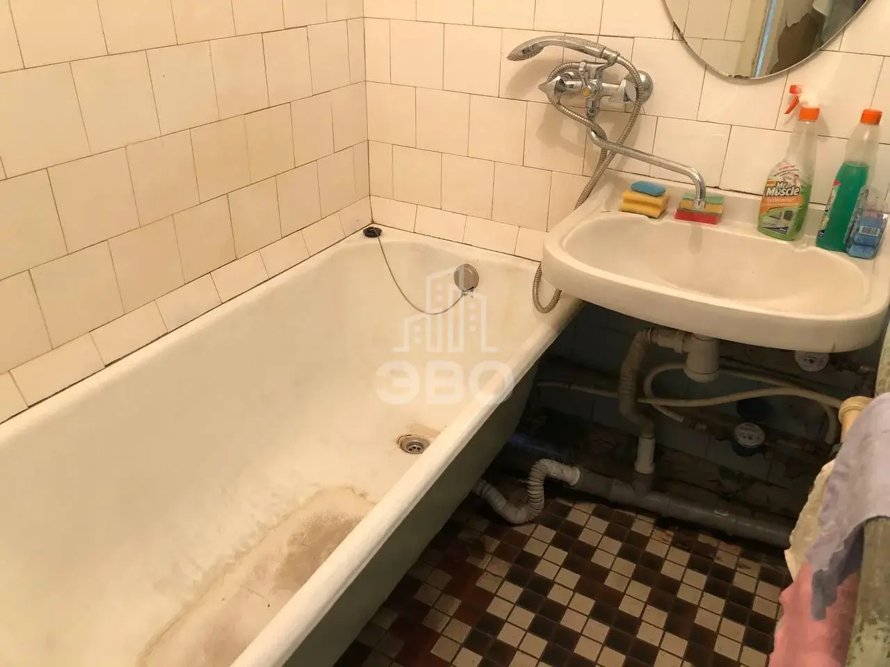 трехкомнатная квартира в Санкт-Петербурге по адресу: Витебский проспект, 61, к 3