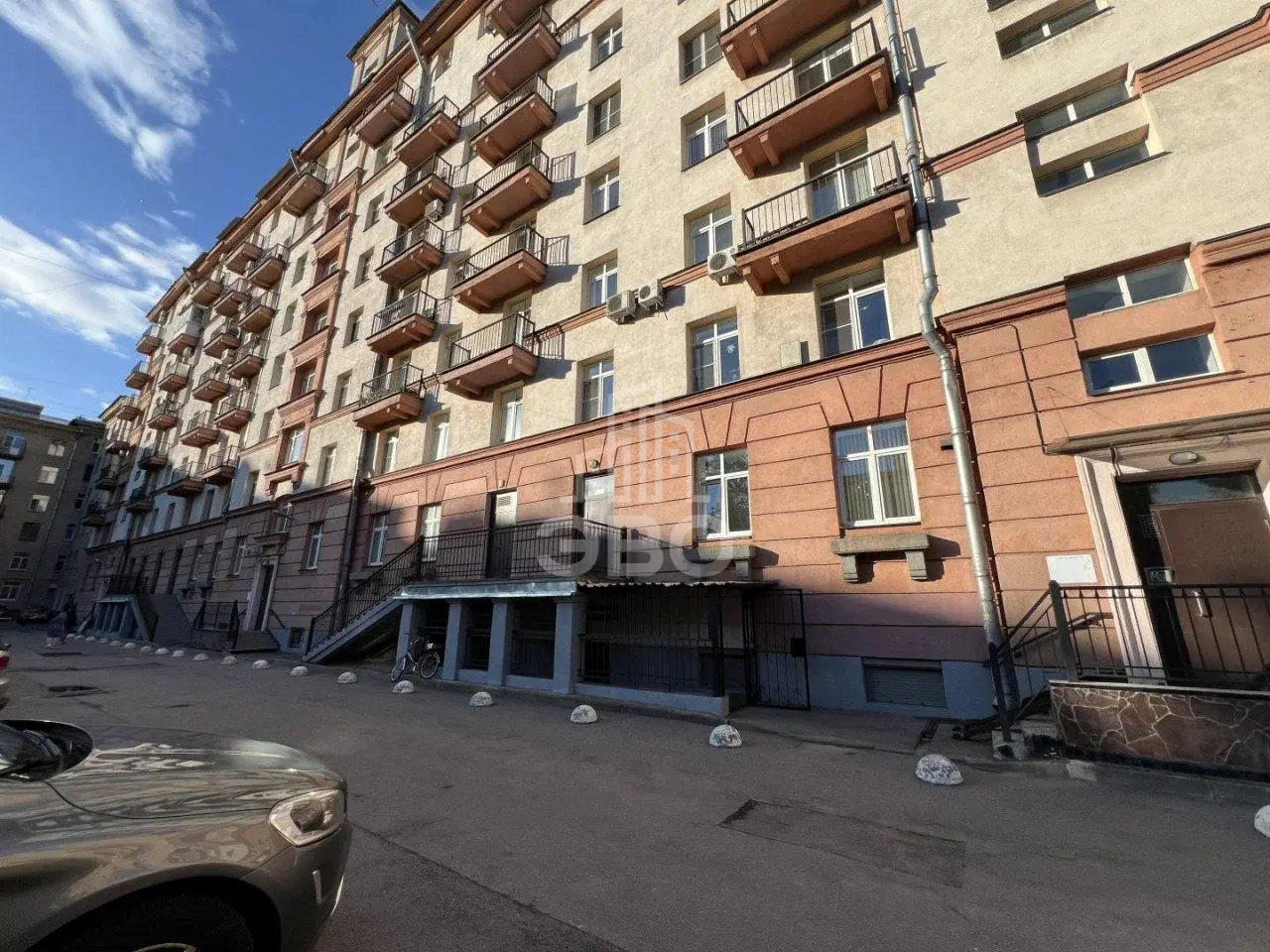 двухкомнатная квартира в Санкт-Петербурге по адресу: Полярников ул., 6