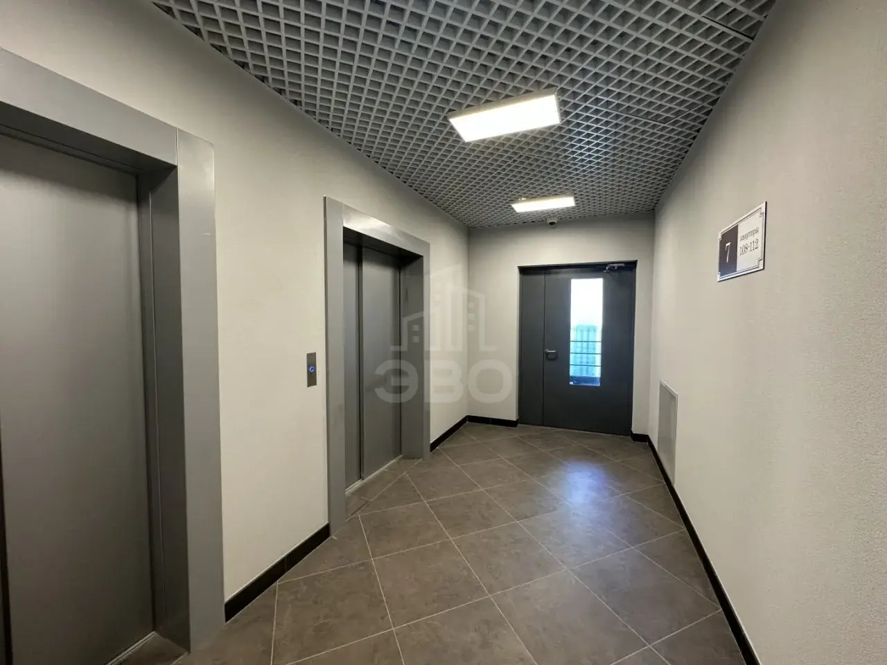 двухкомнатная квартира в Санкт-Петербурге по адресу: Октябрьская наб., 40, строение 1