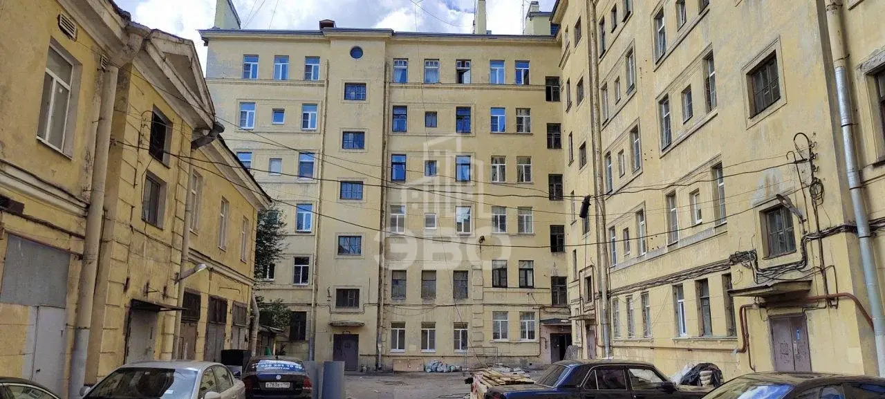 трехкомнатная квартира в Санкт-Петербурге по адресу: Бородинская ул., 13, литера А